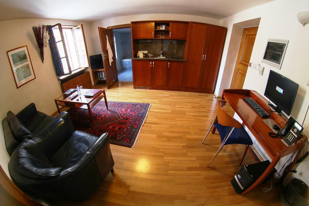 Rezidence Lundborg Hotel Прага Екстериор снимка
